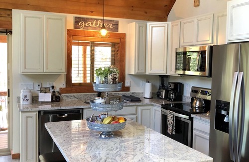 Black Hawk Cabin | The Fabulous BlackHawk Log Cabin Family and Pet - friendly