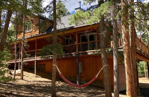 Black Hawk Cabin | The Fabulous BlackHawk Log Cabin Family and Pet - friendly