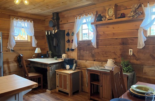 Livermore Cabin | The Forge Cabin, A Charming and Spacious renovated cabin. Everyone loves it!