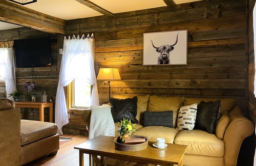 Livermore Cabin | The Forge Cabin, A Charming and Spacious renovated cabin. Everyone loves it!
