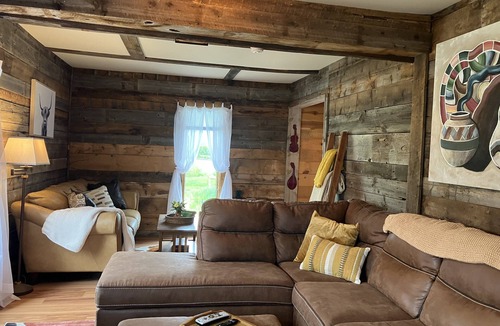 Livermore Cabin | The Forge Cabin, A Charming and Spacious renovated cabin. Everyone loves it!