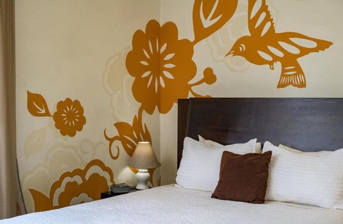 Five Points Bed & Breakfast | The Garden Room - Queen Anne Bed & Breakfast