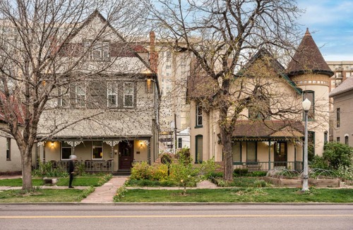 Five Points Bed & Breakfast | The Garden Room - Queen Anne Bed & Breakfast