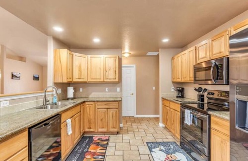 Canon City House | The Gathering Place: Quiet neighborhood, 5+ Bed/3 Bath home accommodates 12.