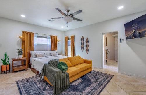 Almont House | The Golden Hour Getaway Pool LakeViews Games