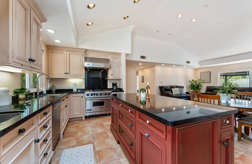 Goleta House | The Goleta Orchard House | The Chosen Collection