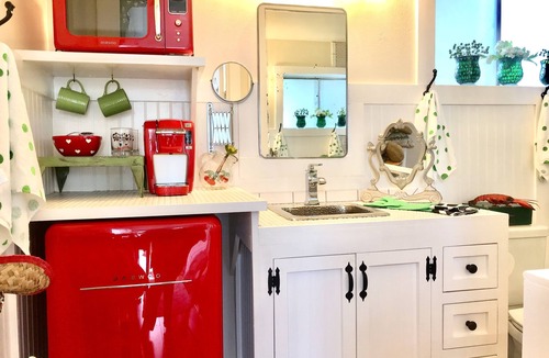 Oak Park Apartment | The Green Room