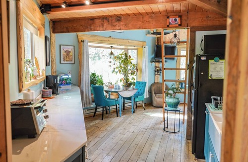 Palmer Lake Cabin | The Hen House & Gardens: Near USAFA & PineCrest Event Center