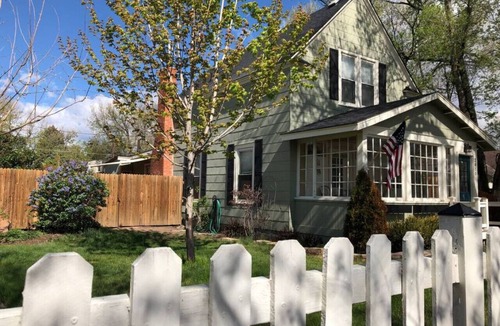 East Colorado Springs House | The Historic Blue Bird Cottage