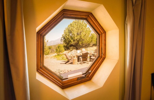 Baca Grande Cottage | The Hobbit Home/Hot Tub/2 Saunas/2 Fire Pits