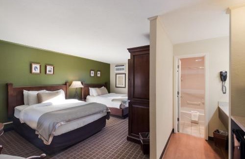Gunnison Hotel | The Inn at Tomichi Village