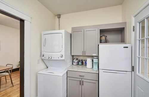 Highland Square Apartment | The Inn Too @ The Highland Hill