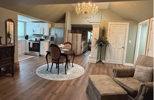 Guthrie Bed & Breakfast | The Judge's Chambers