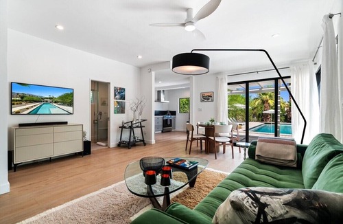Little Tuscany House | The Knot - The Ultimate Palm Springs Bungalow