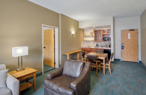 Geneva-on-the-Lake Hotel | The Lodge at Geneva-on-the-Lake