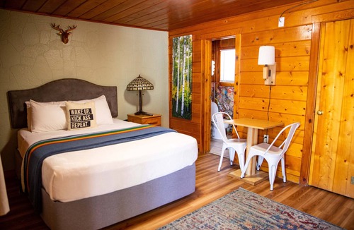 Salida Hotel | The Lodge at Poncha Springs