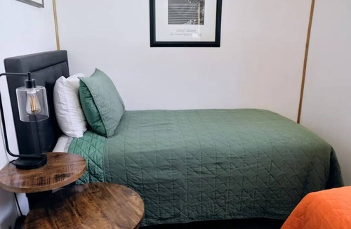 June Lake Hotel | The Loop 2 Bedroom Suite at Lake Front Cabins
