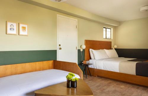 Estes Park Hotel | The Outpost Rocky Mountains