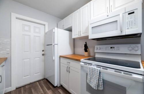 Middle River Terrace Apartment | The Palms at Middle River Terrace 1