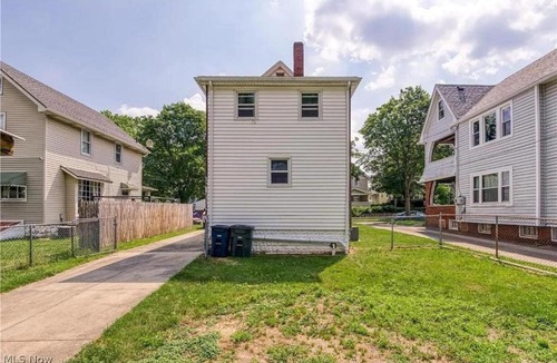 Akron Apartment | The Perazim