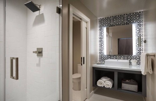 Paso Robles Hotel | The Piccolo at Paso Robles Inn