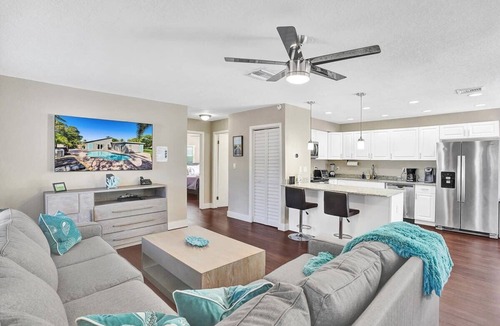 Harbor Village Villa | The Pompano Beach House 🏖️ Heated Pool & Spa | 1 Mile to Beach