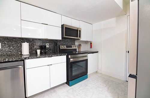 Coral Ridge Isles House | The Quads · Private Compound · Pool · Beach · FIFA 2026 · Hard Rock · Sleeps 16+