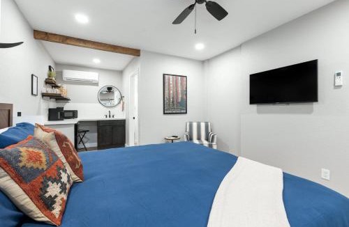 Three Rivers House | The Rae | Sequoia Motel RM 5