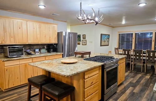 Rio Vista Estates Cabin | The Rivers Edge w/Hot Tub Near Wolf Creek