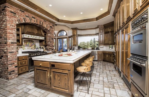 Santa Ynez House | The Roblar Farmhouse is luxury accommodations for the whole family.