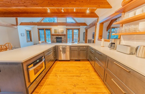 Crested Butte House | The Sunflower-Secluded luxury,hot tub,minutes to town
