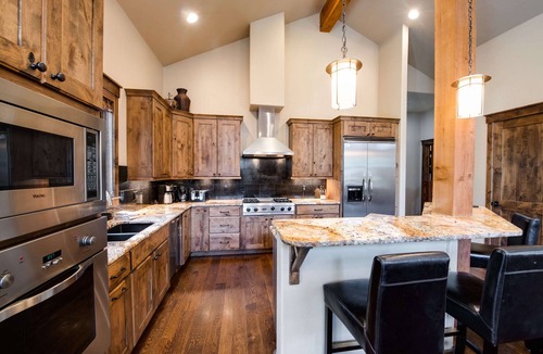 Fairmount On The River House | The Shores Riverside Townhome: Peaceful Luxury