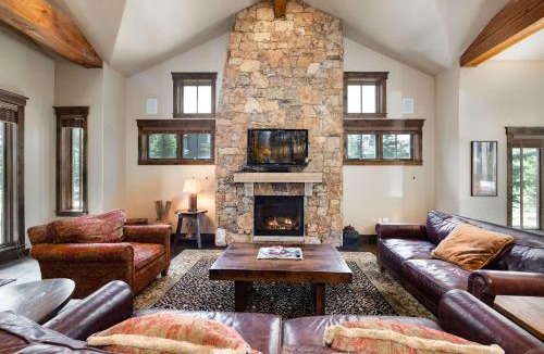 Fairmount On The River Apartment | The Shores Riverside Townhome: Peaceful Luxury