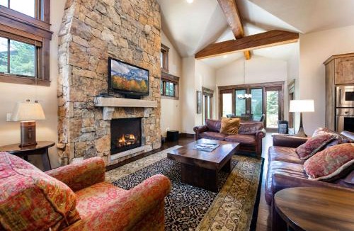 Fairmount On The River Apartment | The Shores Riverside Townhome: Peaceful Luxury