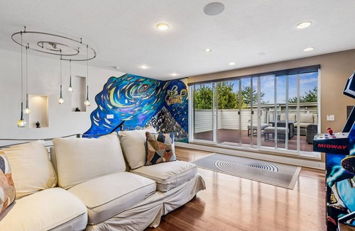 Tremont House | The Summit On Sixth Street-LUXURY MODERN 4BR Home