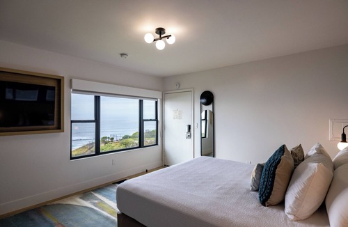 Motel District Hotel | The Tides Oceanview Inn and Cottages