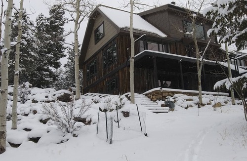 Black Hawk Ski Chalet | The Treetop Lodge at Black Hawk - MOUNTAINS! Everywhere You Look!