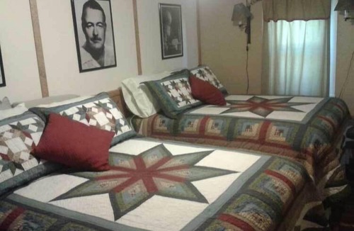 Twin Lakes House | The Twin Lakes Inn