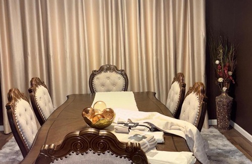 Akron House | The Universal Home Stay