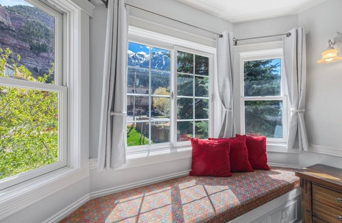 Ouray House | The Victorian Off Main St | Hot Tub | Fireplace