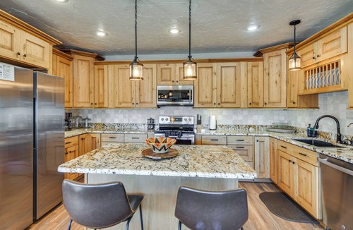 Evergreen Cabin | The View at Mountain Retreat By Red Rocks & Golden