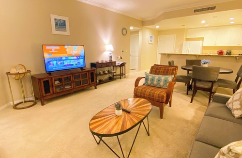 Irvine Apartment | The Village 5 Mins Walk Distance to Irvine Spectrum Center