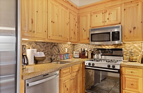 Mountain Village Condo | The Village Basecamp: Ski, Soak, Sip | 2bd/2bth
