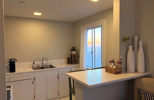 Hermosa Beach Hotel | The Vurpillat Beachfront Hotel