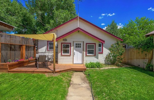 Gunnison House | The Wildflower