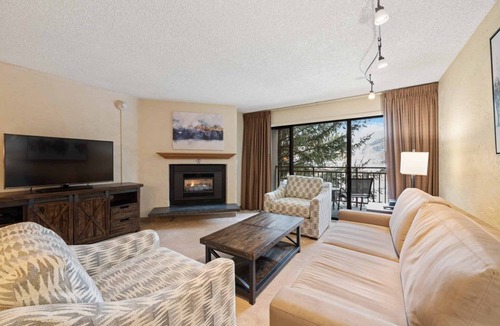 Vail Resort | The Wren One Bdr One Bath Full Kitchen Condo VAIL Walk to lift