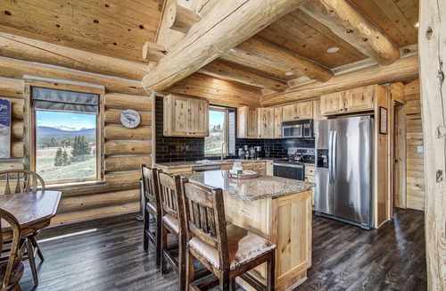 Fairplay Ski Chalet | Thick Spike Lodge - Huge space for the whole group!