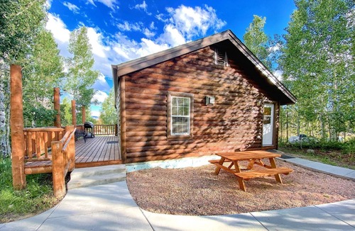 Grand Lake Cabin | This cabin is a 4 bedroom(s), 2 bathrooms, located in Grand Lake, CO.