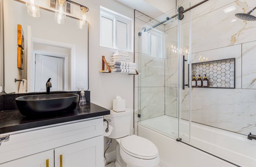 Camarillo House | This house is a 2 bedroom(s), 2 bathrooms, located in Camarillo , CA.
