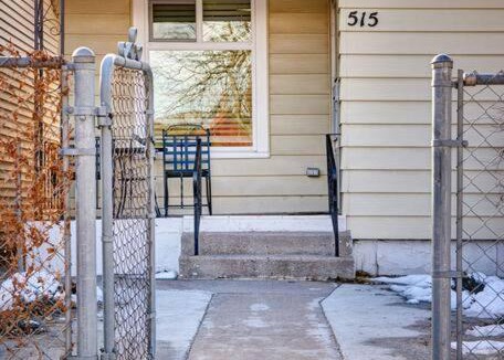 Cheyenne Apartment | This little house close to hospital,downtown & CFD